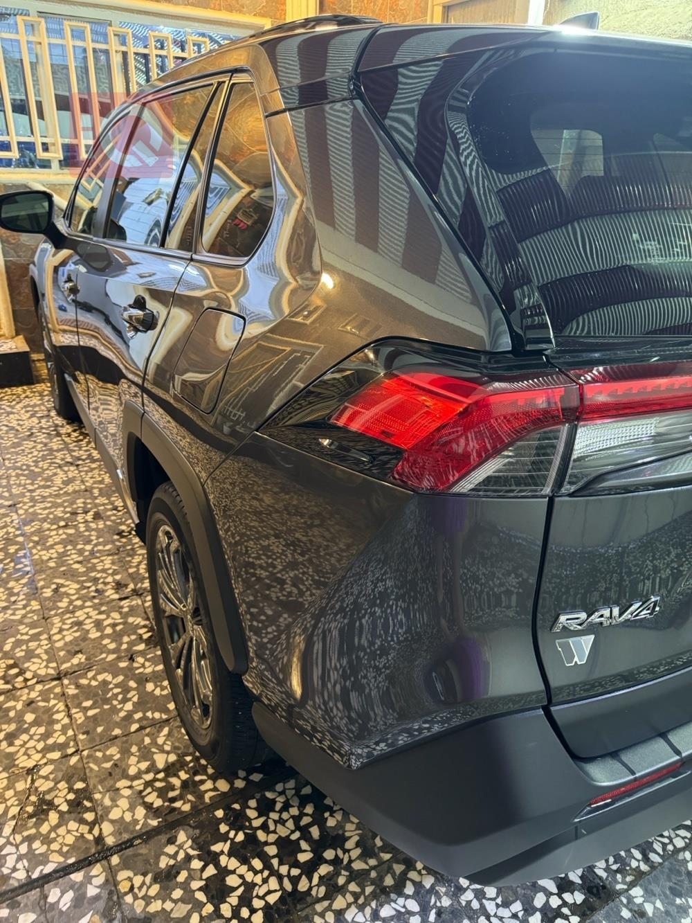 تۆیۆتا ڕاڤ 4